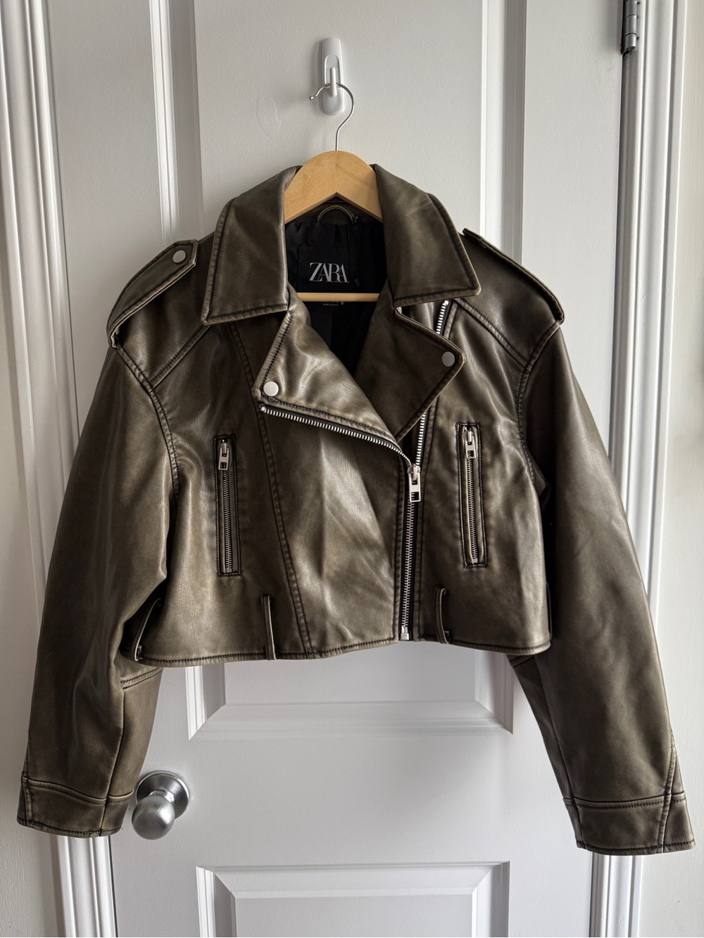 ZARA Olive Green Distressed Cropped Moto Jacket Size: M